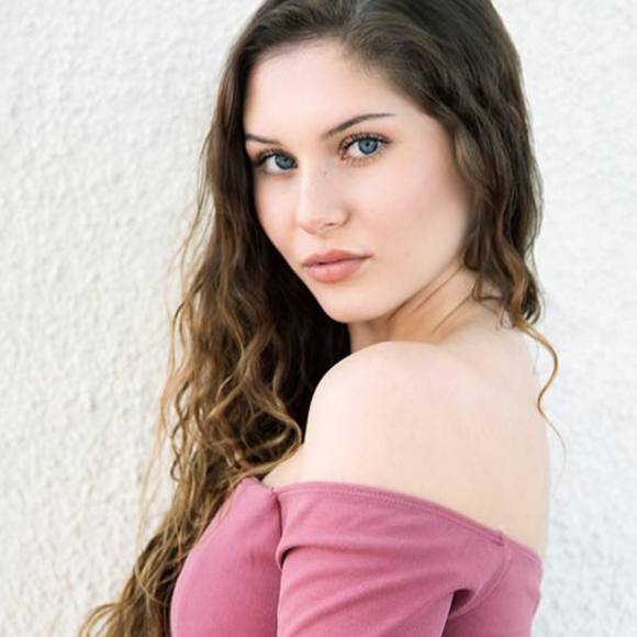 camryn_nike